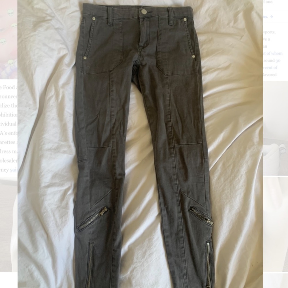Gray Blank NYC Women’s Skinny Jeans with Zippers